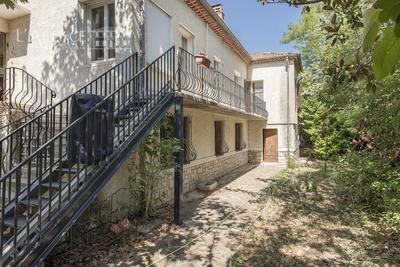 Maison - 208 m² - 10 pièces