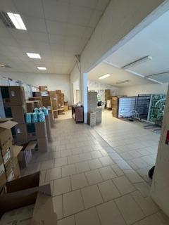 Local d'activité / Entrepôt - 685 m²