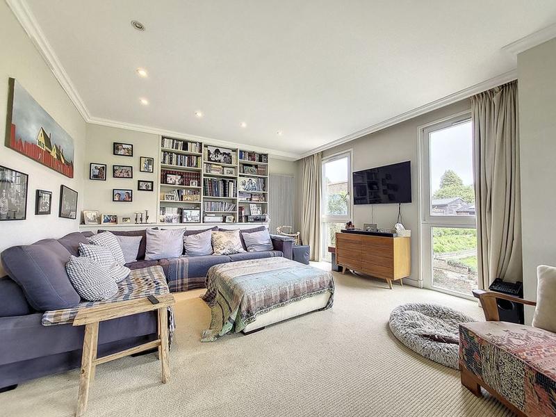 Maison traditionnelle - 388 m² - 15 pièces