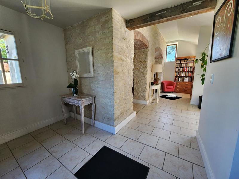 Maison - 255 m² - 7 pièces