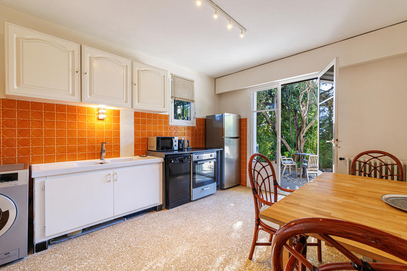 Maison - 220 m² - 7 pièces