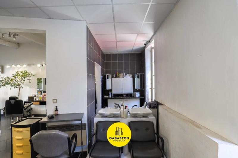 Immeuble - 207 m² - 9 pièces