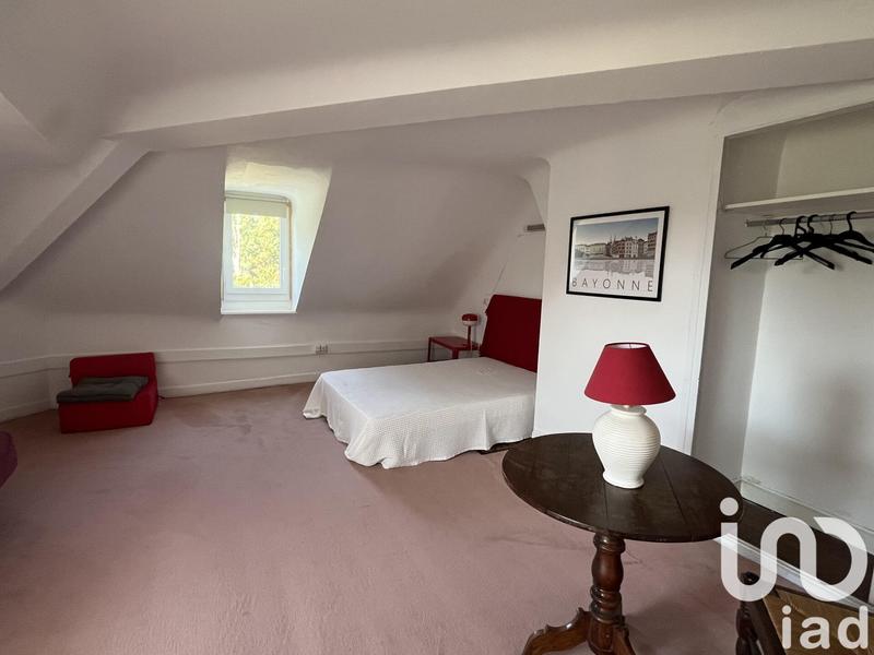 Maison - 383 m² - 11 pièces