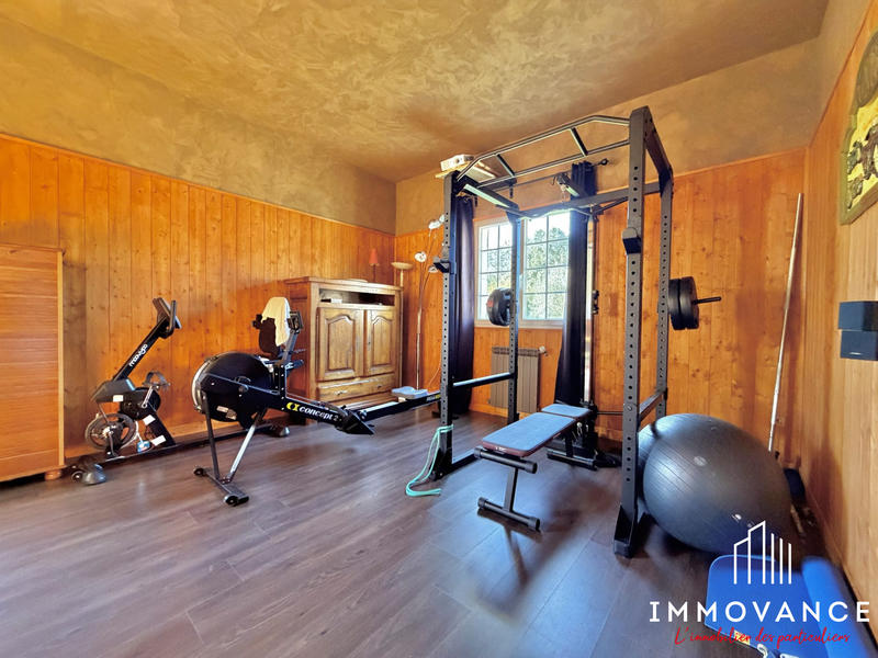 Villa - 251 m² - 8 pièces