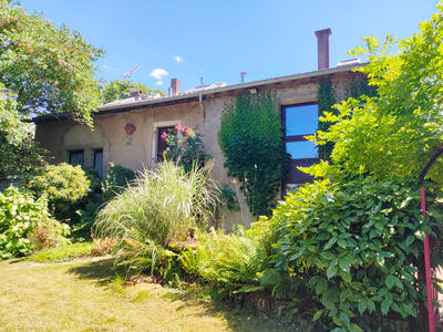 Maison - 233 m² - 9 pièces