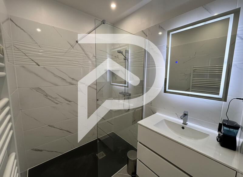 Maison - 99 m² - 4 pièces