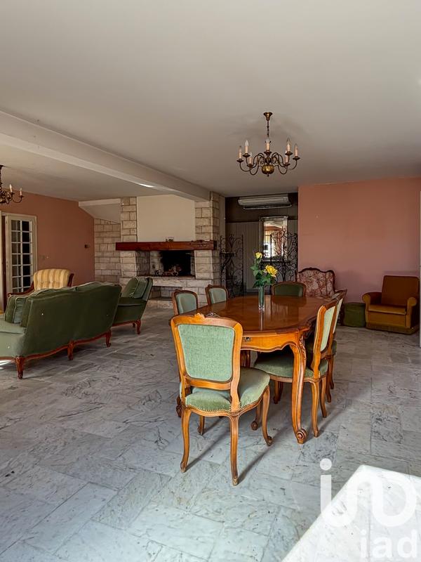 Maison - 230 m² - 6 pièces