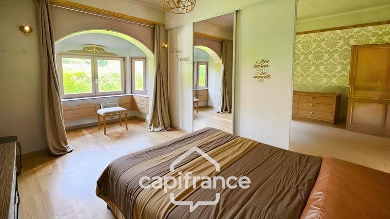 Maison - 142 m² - 8 pièces