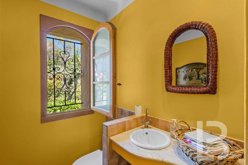 Villa - 433 m² - 9 pièces