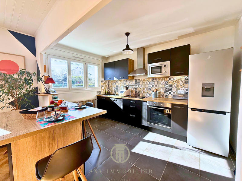 Maison - 93 m² - 4 pièces