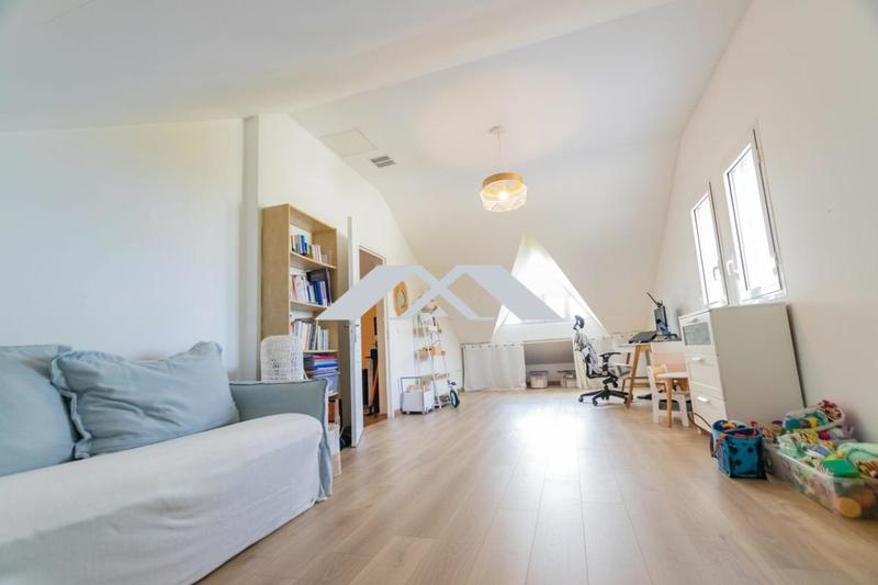 Maison - 168 m² - 6 pièces