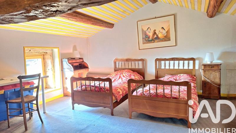 Maison - 240 m² - 6 pièces