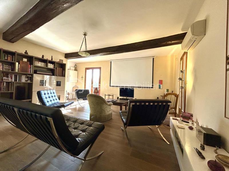 Maison de village - 218 m² - 6 pièces