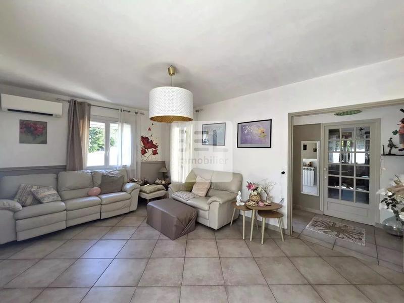 Villa - 107 m² - 6 pièces