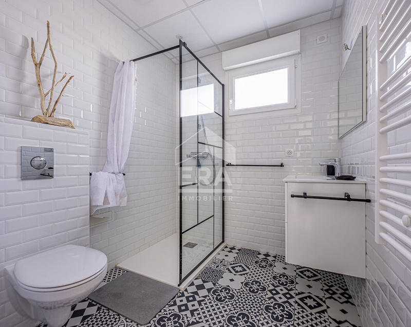 Maison - 328 m² - 9 pièces