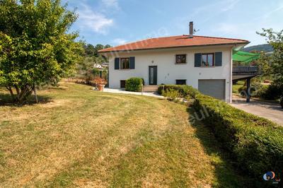 Maison traditionnelle - 103 m² - 4 pièces