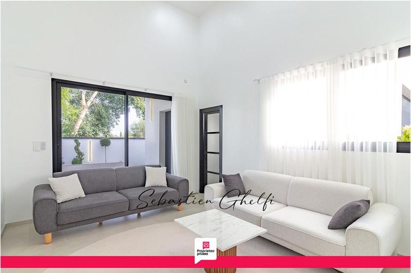 Maison - 220 m² - 9 pièces