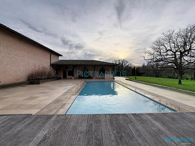 Maison ancienne - 350 m² - 13 pièces