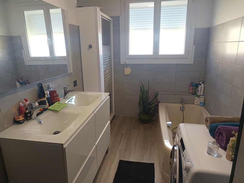 Maison - 170 m² - 9 pièces