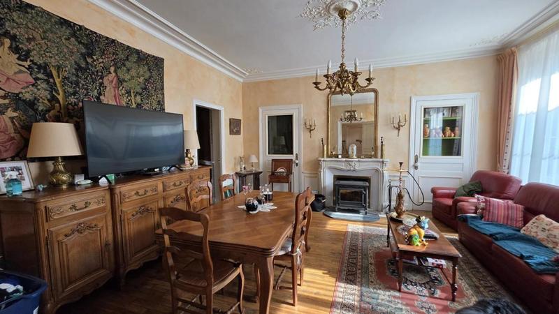 Propriété - 204 m² - 10 pièces