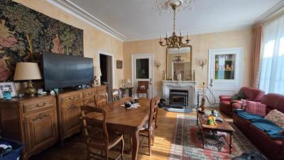 Propriété - 204 m² - 10 pièces