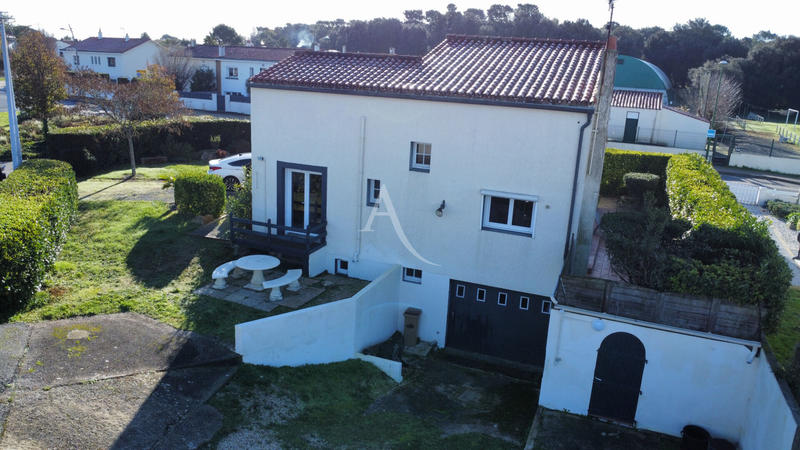 Maison - 188 m² - 7 pièces