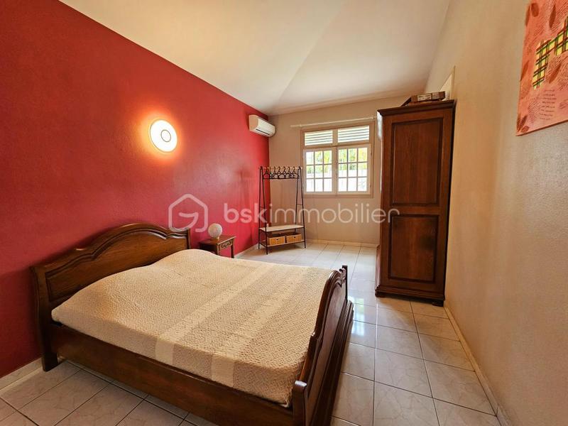 Propriété - 211 m² - 7 pièces