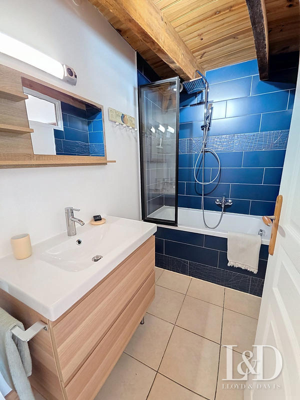 Maison - 376 m² - 15 pièces