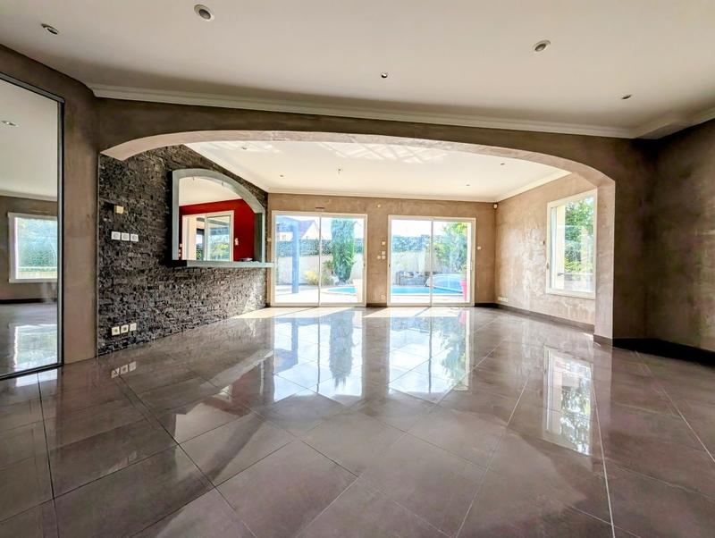 Maison - 165 m² - 6 pièces