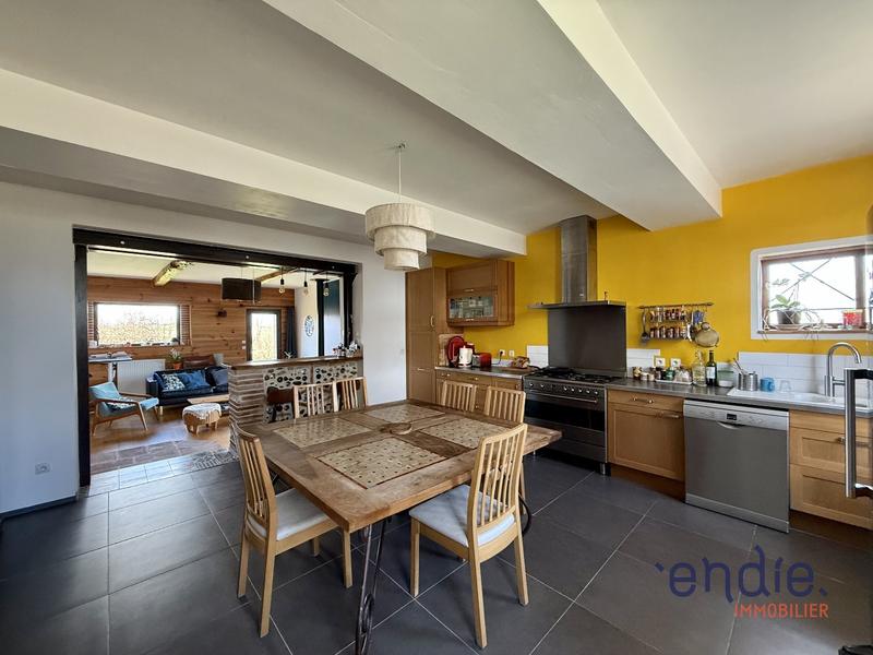 Maison - 225 m² - 7 pièces