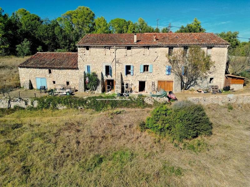 Propriété - 199 m² - 10 pièces