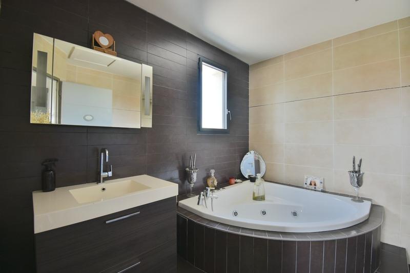 Maison - 210 m² - 7 pièces