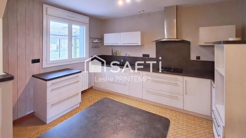 Maison - 187 m² - 11 pièces