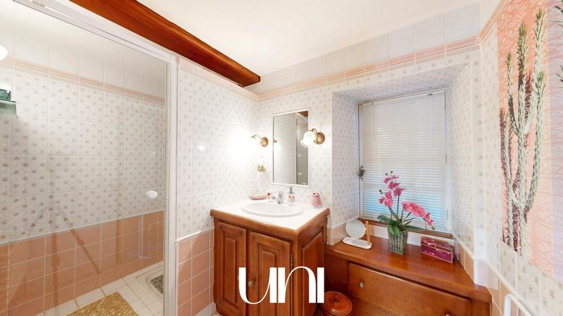 Maison - 587 m² - 11 pièces