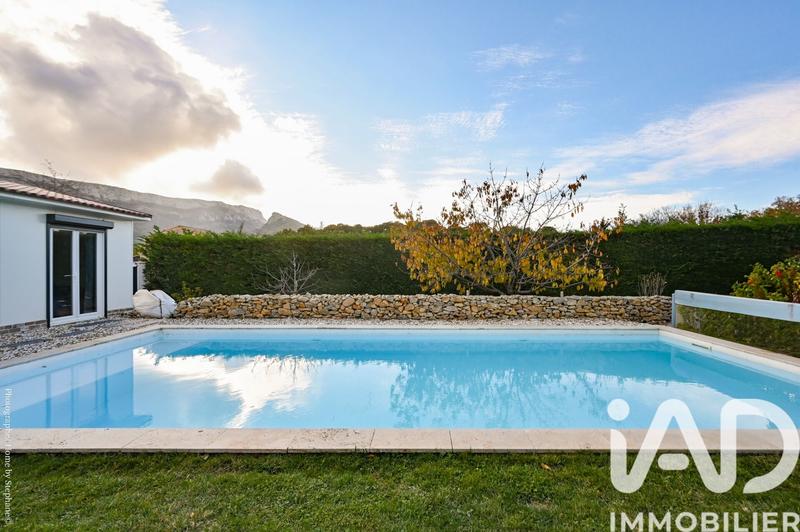 Maison - 180 m² - 8 pièces