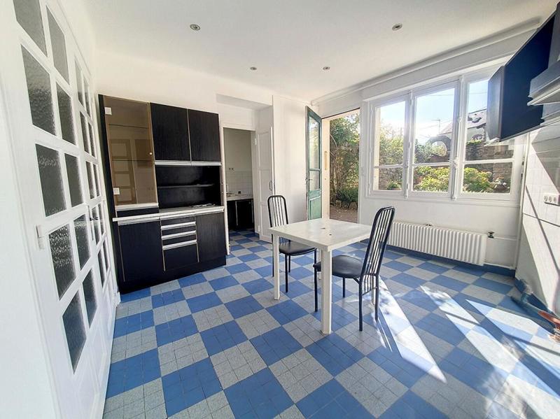 Maison - 275 m² - 4 pièces