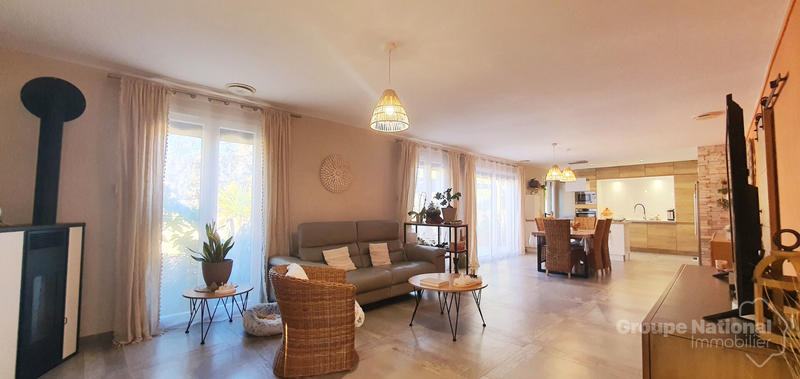 Maison - 102 m² - 4 pièces