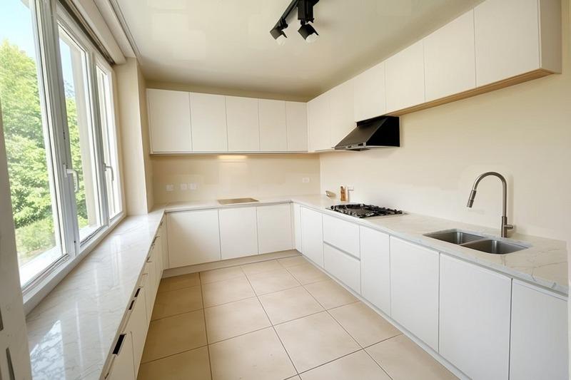 Maison - 195 m² - 8 pièces