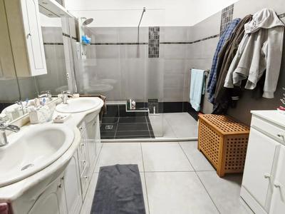 Maison - 237 m² - 10 pièces