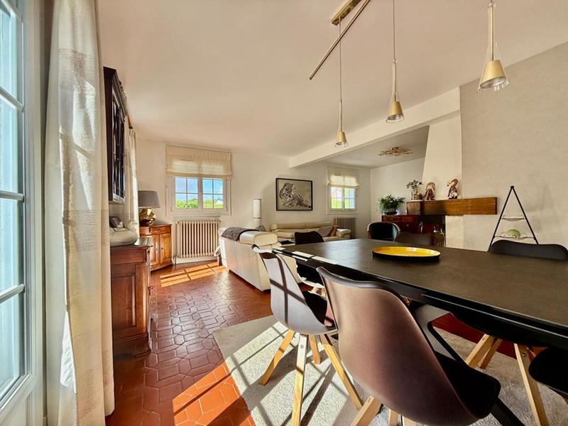 Maison - 160 m² - 7 pièces