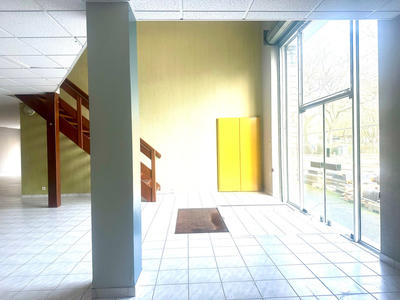 Local commercial - 268 m² - 4 pièces