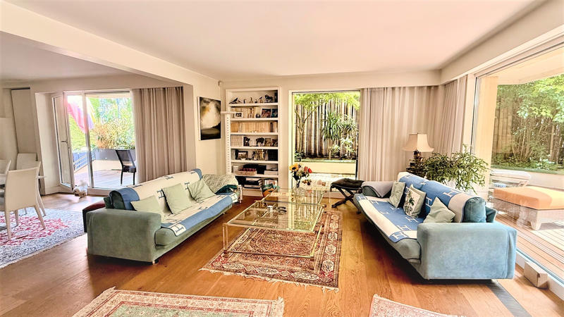 Appartement - 146 m² - 5 pièces