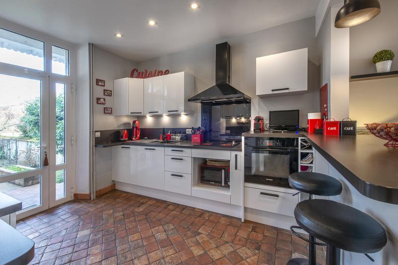 Maison - 210 m² - 8 pièces