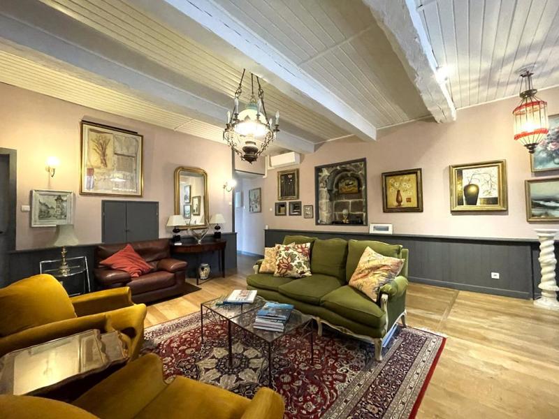 Maison - 204 m² - 5 pièces