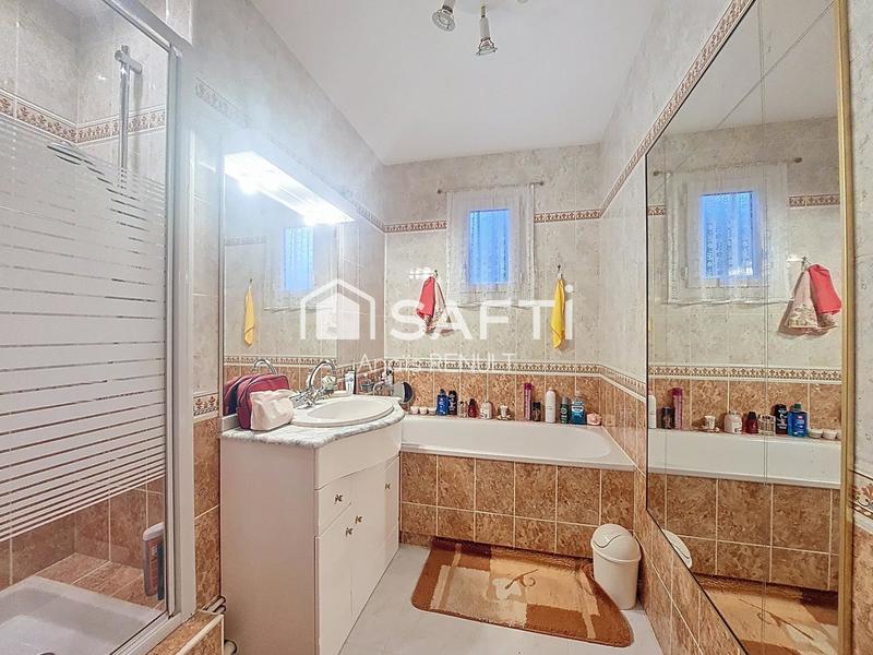 Maison - 90 m² - 5 pièces