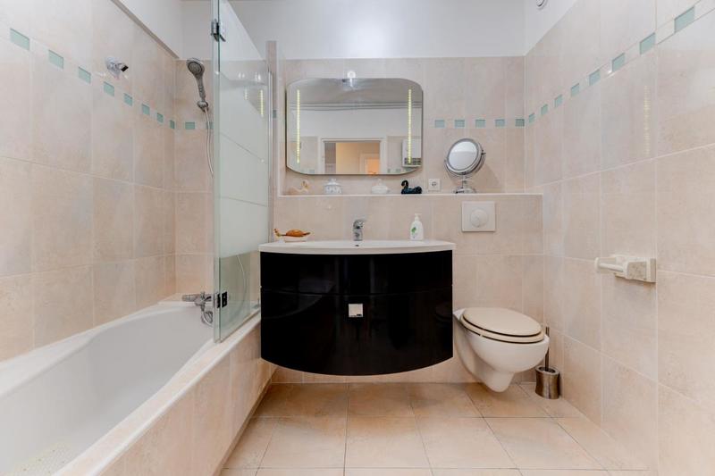 Appartement - 99 m² - 4 pièces