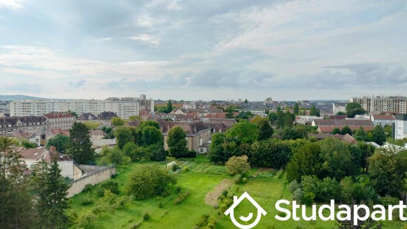 Chambre - 12 m² - 1 pièce