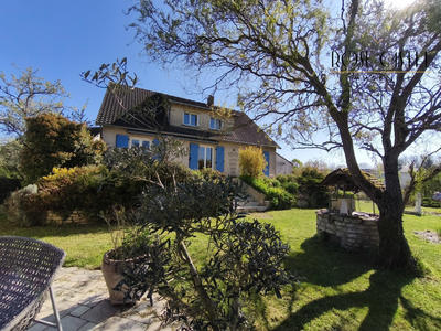 Maison - 158 m² - 8 pièces