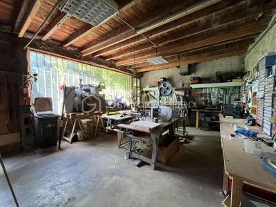 Demeure - 252 m² - 11 pièces