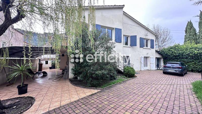 Maison - 176 m² - 6 pièces